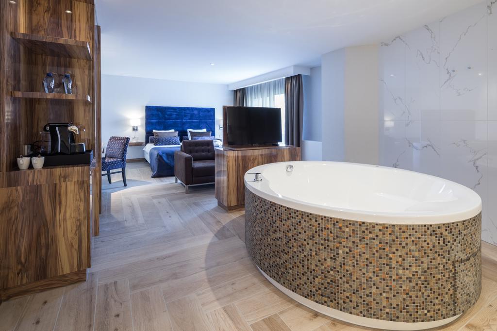 Van Der Valk Hotel Wieringermeer วีริงเงอแวร์ฟ ภายนอก รูปภาพ