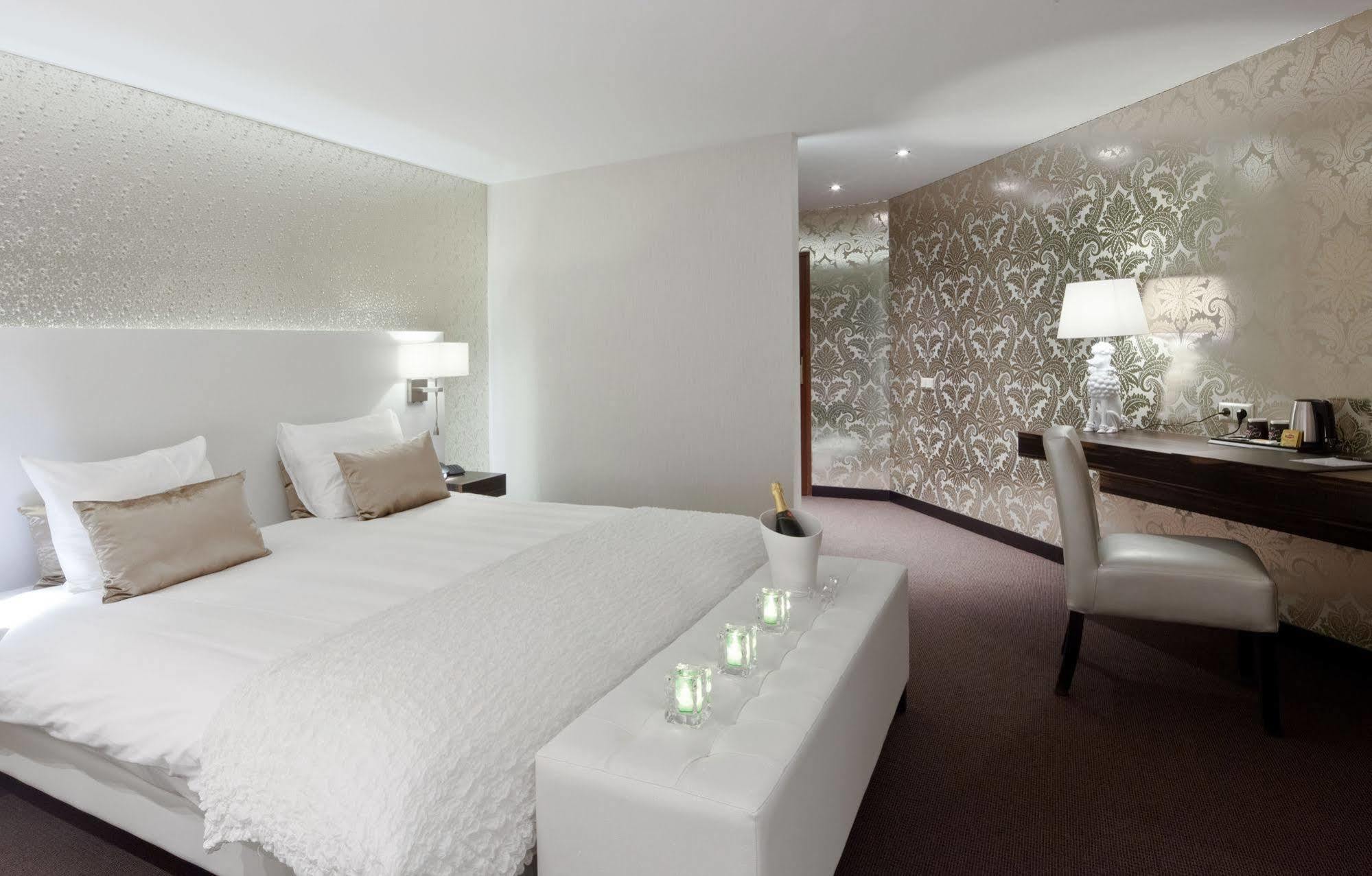 Van Der Valk Hotel Wieringermeer วีริงเงอแวร์ฟ ภายนอก รูปภาพ